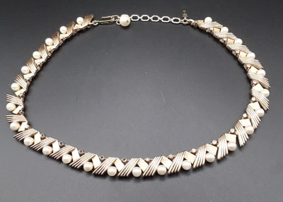£12.99 • Buy Crown Trifari Gold Tone Faux Pearl Choker Necklace