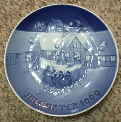 Bing & Grondahl B&G Copenhagen Jule After 1969 Plate Arrival Christmas Guests • $8