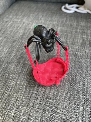 £4.99 • Buy MONSTER HIGH Secret Creepers Pet Spider Hanging Carrier