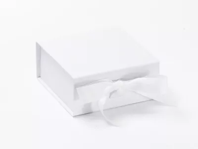 Luxury White Gift Box With Ribbon Magnetic Closure With / Without Tissue Shred • £8.69