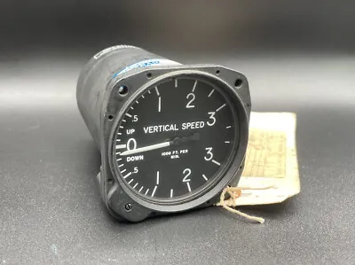 UH-1 Huey Cockpit Vertical Speed Indicator MS 25454-3 • $199.99