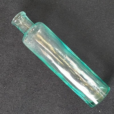 £6 • Buy Antique Green-Tinted ‘Hollamby Heathfield’ Hand-Blown Medicine Bottle - 13cm