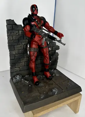 Marvel Diamond Select DEADPOOL - Missing Accessories Includes Base And Guns • $16.99