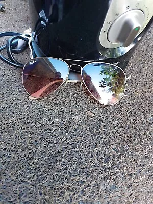 Ray-Ban Aviator Classic Sunglasses RB3025 • $70