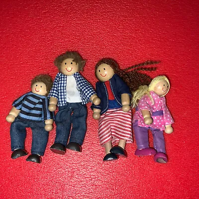 Melissa And Doug Pintoy Dollhouse Wooden Dolls Lot Of 4 Family • $29.99