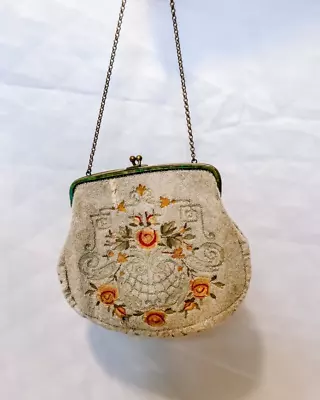 Vintage White Floral Beaded Purse • $10