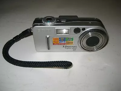 Sony Cyber-shot DSC-P7 3.2 MP Digital Camera - Silver • $16.25