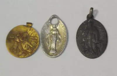 Vtg Religious Lot 3 Pc Medal Wear Damage Miraculous Virgin Mary Jesus • $5