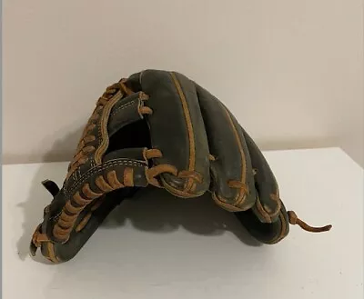 Mizuno Pro Baseball Glove (Black And Brown) 11  (Good Condition) {Right Hand} • $150