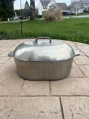 Large Vintage Forever Fleur-de-lis Oval Cast Aluminum Roasting Dutch Oven W/Lid • $49.99