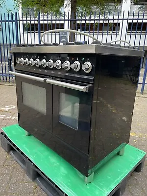 Britannia Electric Double Oven & 6 Burner Gas Range • £600
