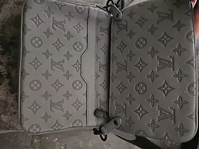 Louis Vuitton Mens Trio Messenger Bag Vgc • £1500