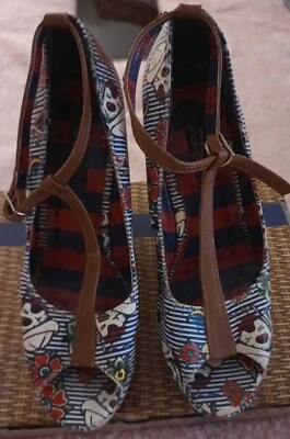 £9.99 • Buy Iron Fist Wedge Shoes Size 5 💀 Skull's And Flowers Lovely Condition **SALE**