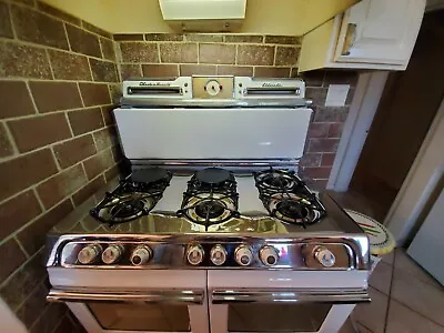 Vintage 1950's O'Keefe & Merritt 'Eldorado' Stove (6-burner White) • $5000