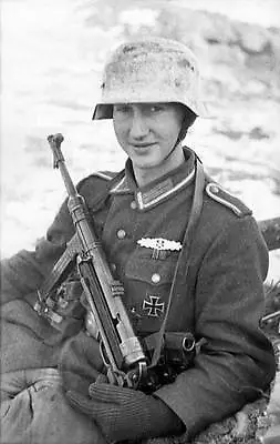 WWII B&W Photo Young German Soldier MP 40 Russian Front 1944  WW2 / 2148 • $5.99