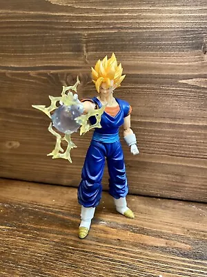 Vegito SS (super Saiyan) Sh Figuarts • $150