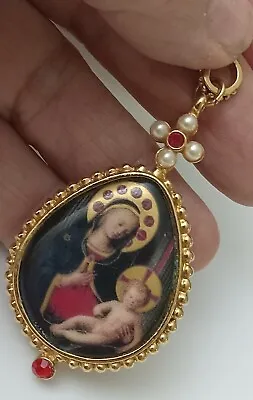 VINTAGE PENDANT NECKLACE  MADONNA And CHILD MARY & BABY JESUS  GOLD FAUX PEARLS • $11.98