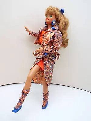 Vintage Midge Doll With Glow In The Dark Orange Outfit ''mattel Barbie'' ..nice! • $39.99