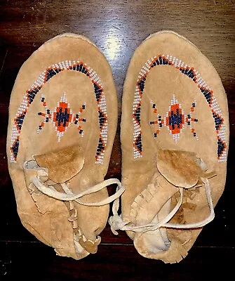 Vintage Native American Beaded Handmade Moccasins • $59.99