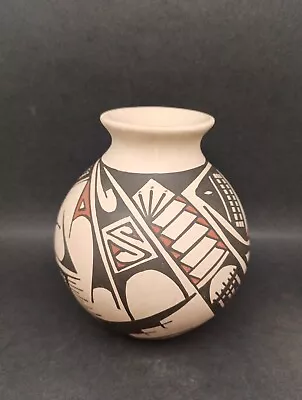 Mata Ortiz Pottery By Thalia Romero Handmade Mexican  Folk Art 4.75 Tall 4 Wide • $25