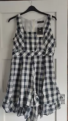 Ladies Dorothy Perkins Dress Size 16 • £2
