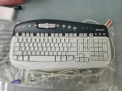 Microsoft Wired PS/2 Multimedia Keyboard KB-0168 *EXCELLENT CONDITION* • $24.95