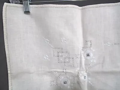 VTG Ivory Linen Silver Floral Embroidered Tablecloth 35  X 33  & 4 Napkins • $16.09