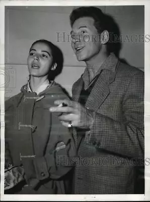 1956 Press Photo Jean Pierre Aumont & Marisa Pavan At 20th Century-Fox Studios • $19.99