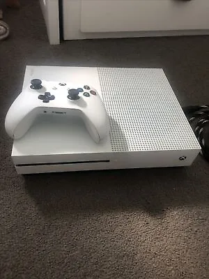 $190 • Buy Xbox One S White 500gb With Cords And 1 Controler