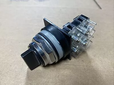 NEW General Electric GE 3-POSITION Maintained Selector Switch CR104P  FAST SHIP • $25