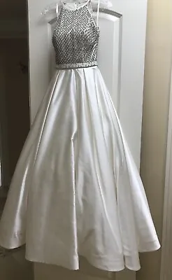 Sherri Hill 52019 Ivory Size: 00 Winning Pageant Gown NAM IJM UNM • $399