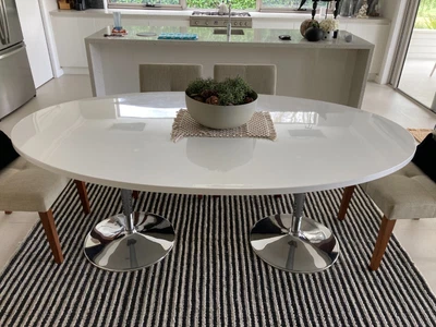 $98 • Buy Dining Table And 6 Chairs In Excellent Condition
