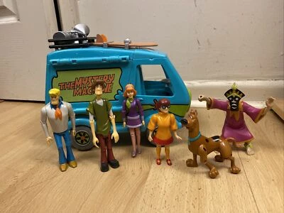 £5 • Buy Scooby Doo Figures & Mystery Machine
