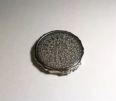 Beautiful Vtg Silver Eisho Compact Made In Japan Free Shippping! • $6.95