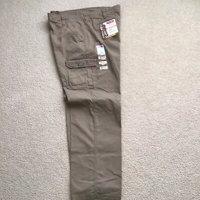 Wrangler Pants Mens 42X32 Five Star Premium Tan Relaxed Fit Cargo Straight NEW • $19.99