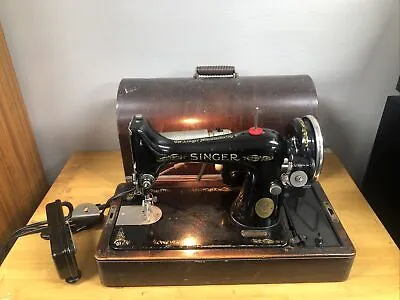 Vintage Singer Sewing Machine Model 99 Traveling With Case • $76.45