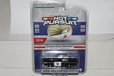 GREENLIGHT HOT PURSUIT Oakland Police Dept. 2008 Ford Crown Victoria Interceptor • $23.99