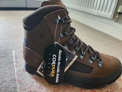 New ITURRI BROWN DESERT HIGH LIABILITY COMBAT BOOTS - Sizes 678 In Stock Left. • £60