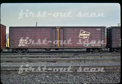 F Original Slide - Milwaukee Road MILW 273584  Woodchip Box Car Spokane 1982 • $11.50