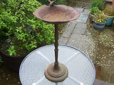 VINTAGE 1940's CAST IRON HUMMINGBIRD BIRD BATH. • £49.99