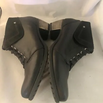 ERIC MICHAEL Farah Black Leather Cuffed Ankle Boot Bootie Size 42 • $23