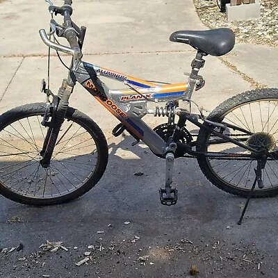 Mongoose Planx Kids 21 Speed Bike  Local Pickup . New Baltimore Mi . Need Tubes. • $25