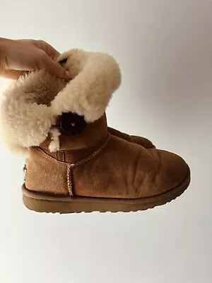 Ugg Boots | Short | Chestnut Size 6 | Black Buttons • £35