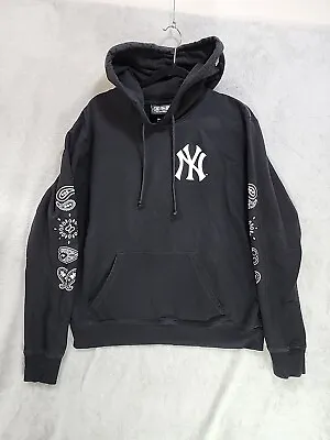 New Era Men's Large NY Yankees Black Hooded Pullover Sweatshirt • $24.88