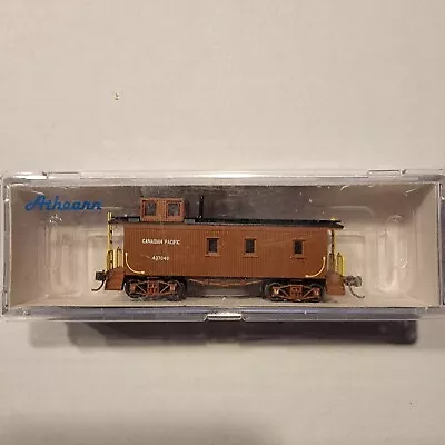 N Scale Athearn #11517 Canadian Pacific Wood Side Caboose Rd# 437040 Excellent! • $19