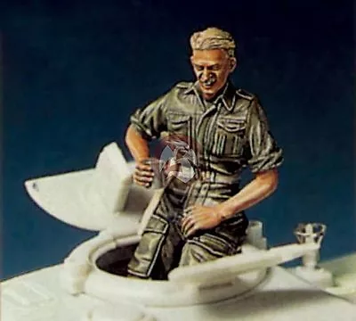 Legend 1/35 British Tank Crew Sitting On Turret W/Glass In His Hand WWII LF0068 • $14.32