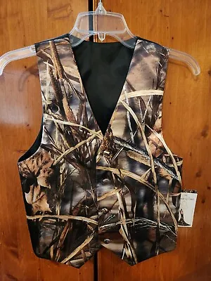 Boys 4 Button Camo Vest Size 10 • $39