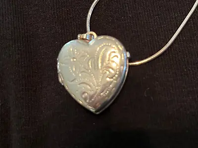 925 Sterling Silver 3/4  Etched Heart Locket And Sterling Silver 16  Chain • $12.99