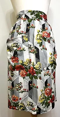 £4 • Buy Vintage 1950’s Grey/Multi Floral Patterned Cotton 2 Pocket Half Pinny/Apron