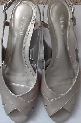 Michelle D Champagne Leather Peep Toe Low Wedges Sz USA 10 • $25.95